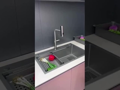 Tubina de mistura de lavatório prateada com um único cabo montado no convés e uma cachoeira de 3 vias